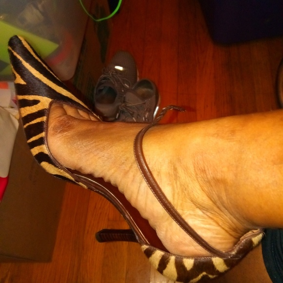 Meet your Posher, Ros - Picture 2 of 2